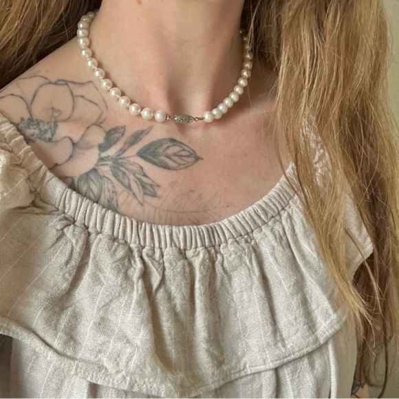 Vintage Jewelry - White Silver Pearl Necklace Vintage “Dove”  15” Marquise Fishhook Classic Simple